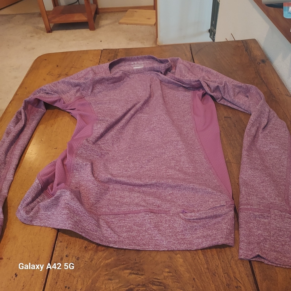 REVA workout top - Picture 7 of 10